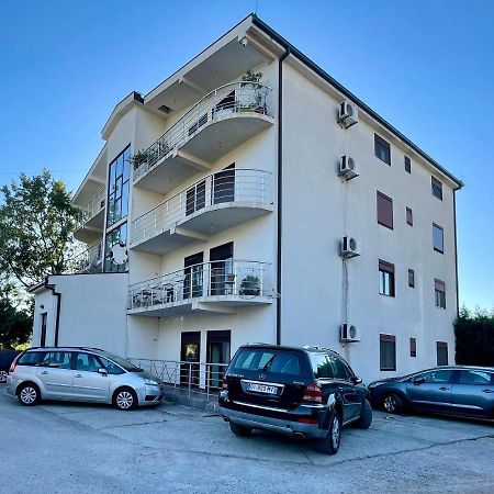 3 Bedroom Apartment With Pool Celuga Buitenkant foto