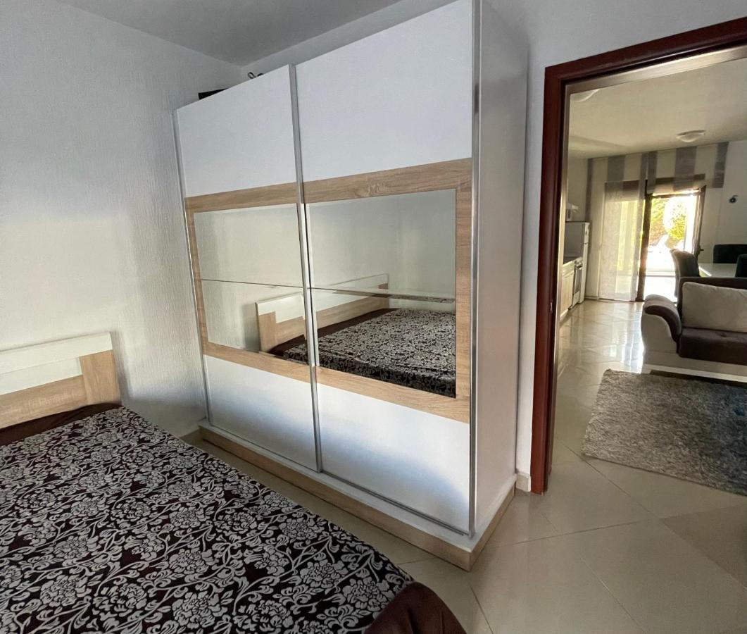 3 Bedroom Apartment With Pool Celuga Buitenkant foto